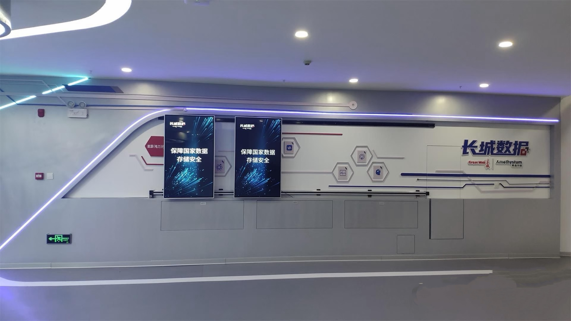 告别固定展示！2026 智能滑轨屏，重新定义动态视觉营销