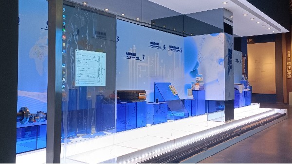 滑轨屏新科技，OLED透明滑轨产品